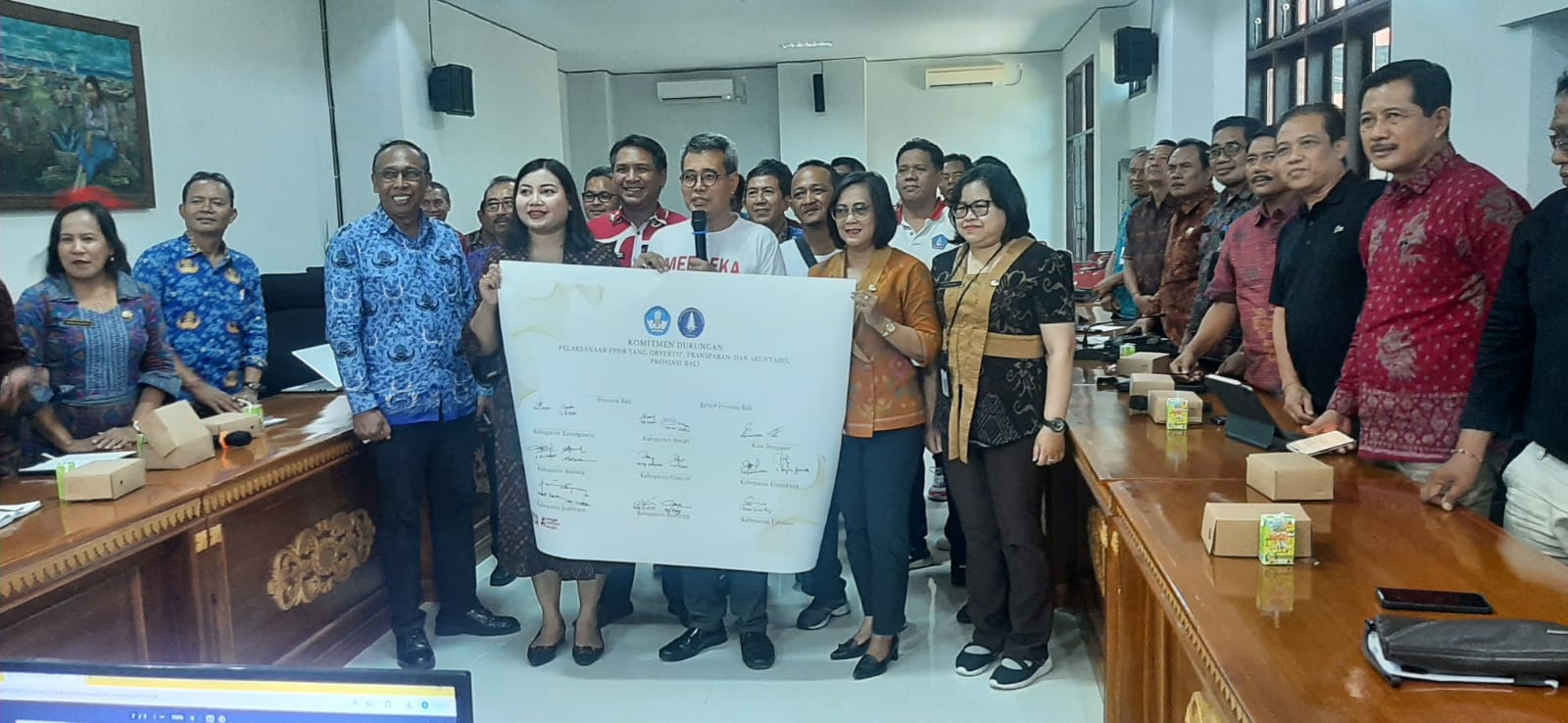 Sosialisasi PPDB dan Penandatanganan Komitmen Bersama Pelaksanaan PPDB di Bali
