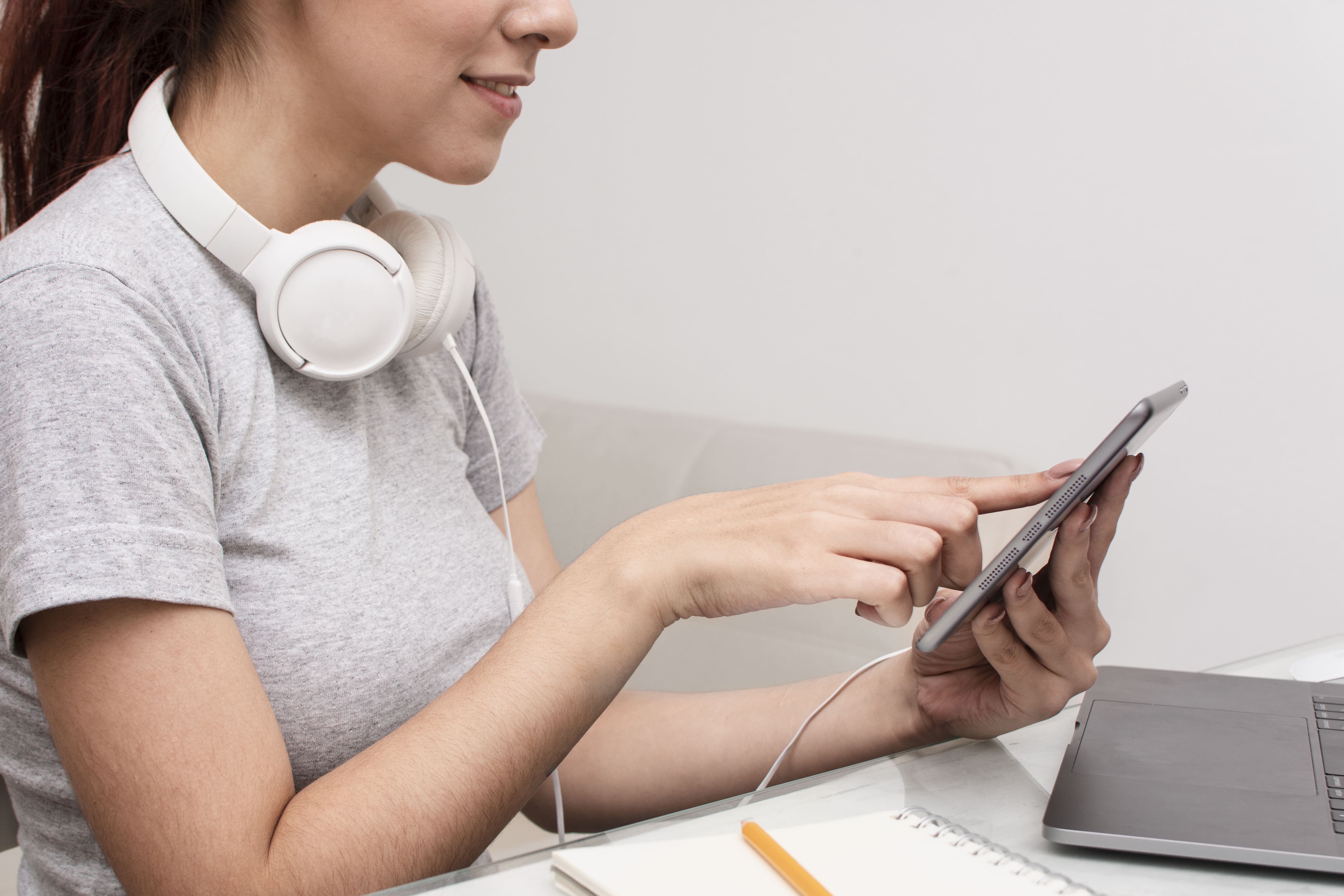 Peran Media Sosial dalam Mendukung Literasi Remaja